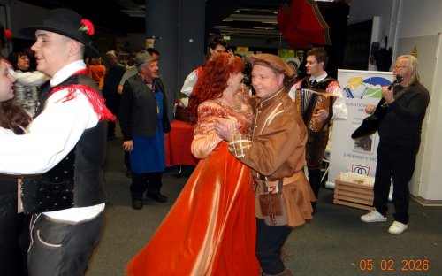 12 Ob stojnici TD Menges jje bilo veselo.jpg